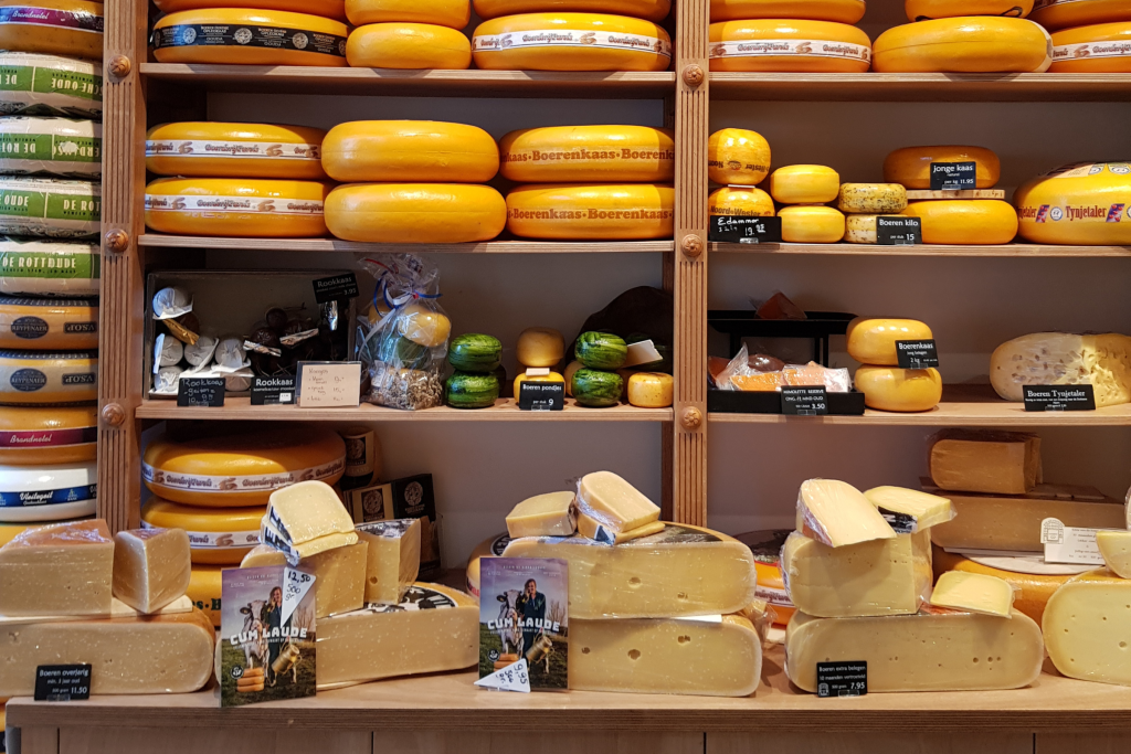 Foto de tienda de quesos en España