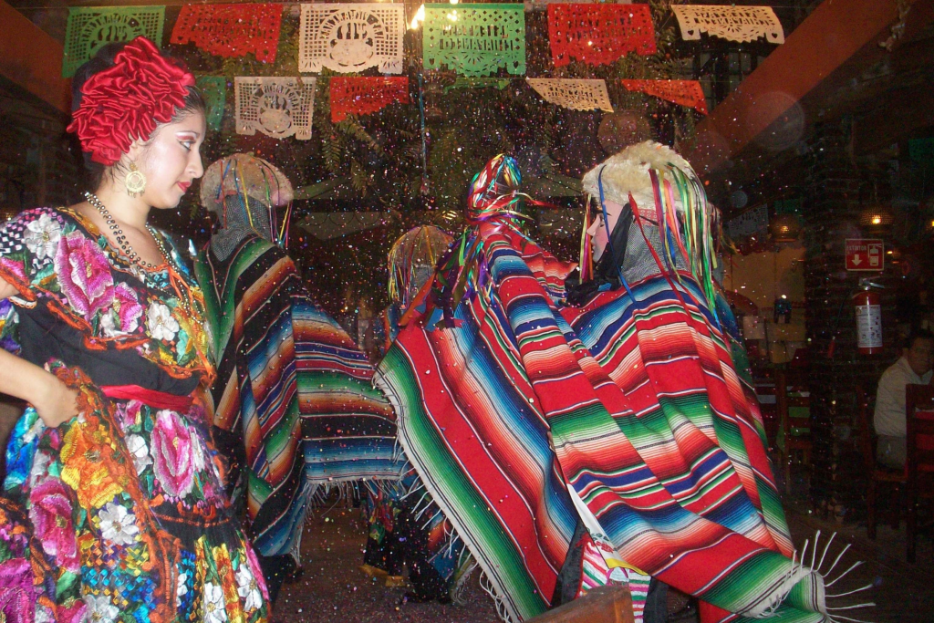 Mujeres con huipiles en Chiapas, México