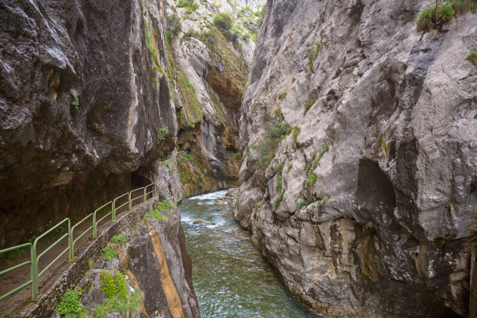 Rutas con río en el interior de España